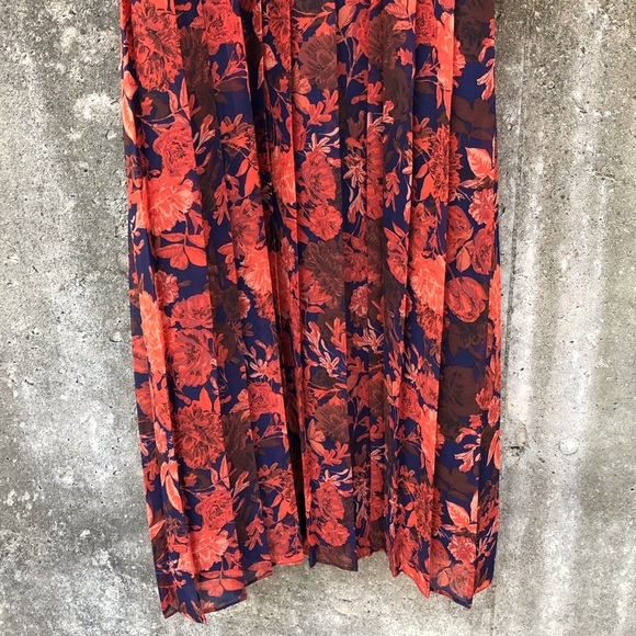 ASOS Red and Navy Floral Pleated Dress - Picture 3 of 10